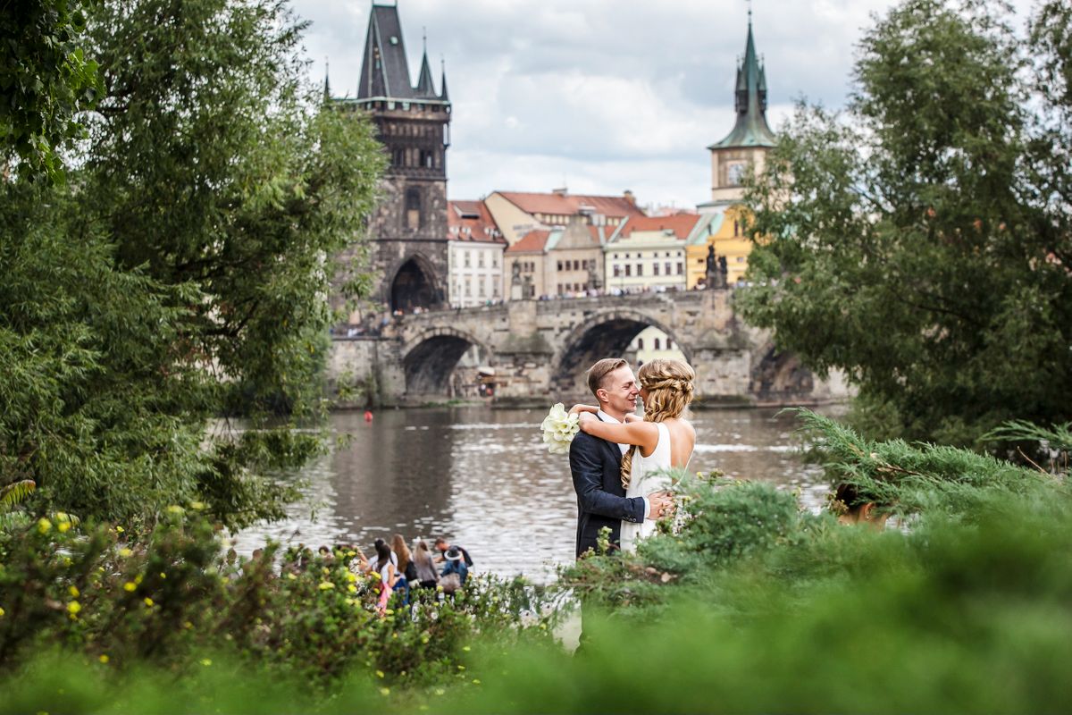 Wedding photo with Charles Bridge view